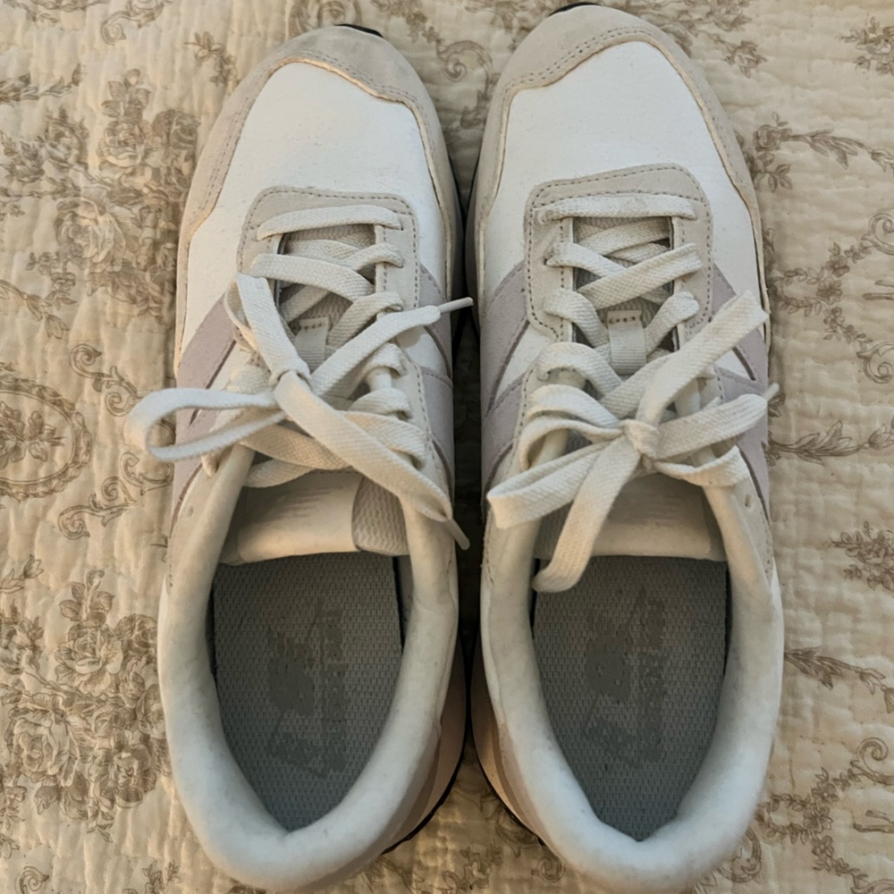 👟 New Balance 237 Women’s Sneakers – Size 11